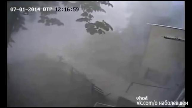Северодонецк- Взрыв снаряда рядом с жилым домом
