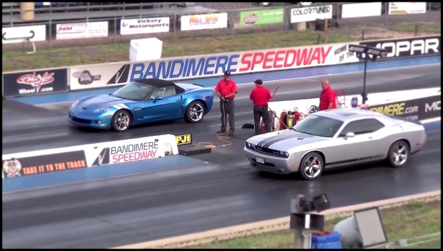 Драг Рейсинг Додж Челленджер и Шевроле Корветт Drag Race Dodge Challenger SRT8 vs Corvette 