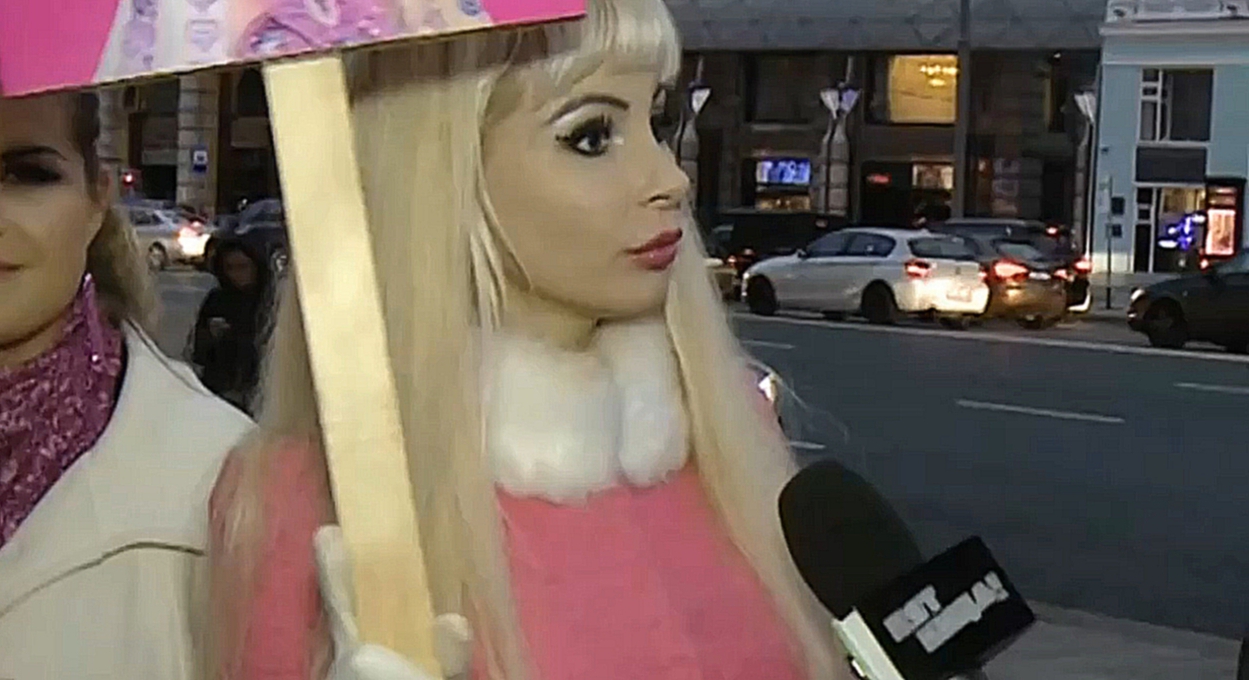 Барби бунт ! В России могут запретить куклу Барби . Татьяна Тузова организовала митинг .