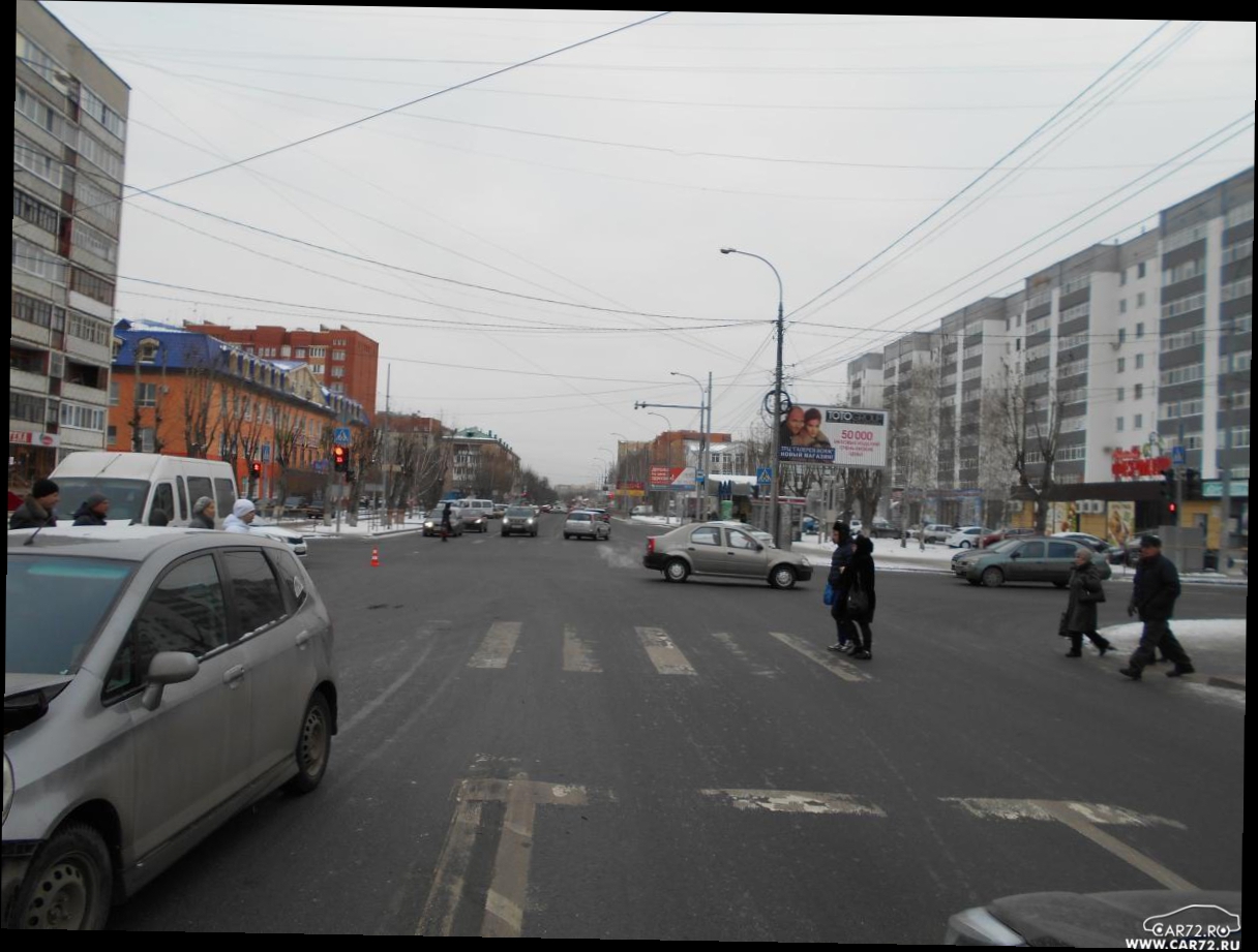 8 дорожно-транспортных происшествий произошло на дорогах Тюменской области 12 ноября, в них  пострадали 12 человек.