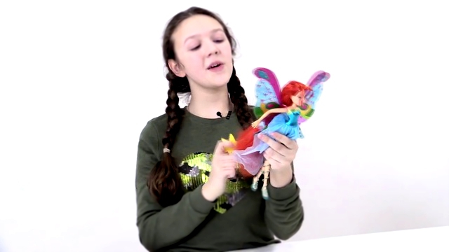 Распаковка куклы Винкс Блум вместе с лучшей подружкой Варей. Видео для девочек.