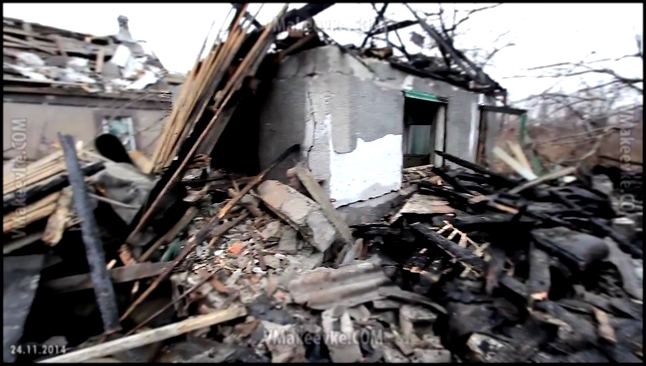 Обстрел Макеевки, пос.Свердлово. Украинская армия уничтожает жилые дома