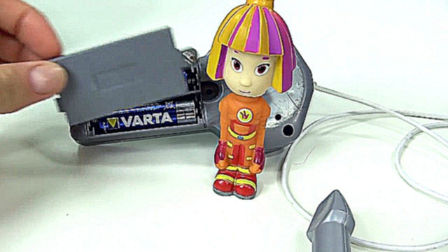 Игрушки для мальчиков: Машинки, роботы, фиксики. Чиним с Симкой и Ноликом пульт. Видео для детей