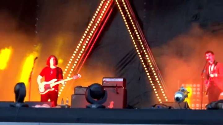 Arctic Monkeys - Old Yellow Bricks @ Субботник | Фестиваль | 2013 