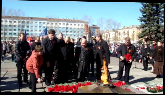 г. Северодвинск, 8 мая 2011 года, Единая Россия, Индийские моряки возлагают цветы к памятнику Рат... 