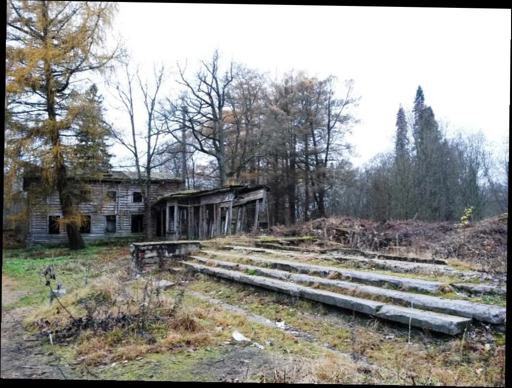 В советское время усадебный дом использовался для размещения военной части, затем приспособлен под дом отдыха. Через год после получения охранного статуса ЮНЕСКО памятник сгорел и после не восстанавливался. Нет больше усадьбы...